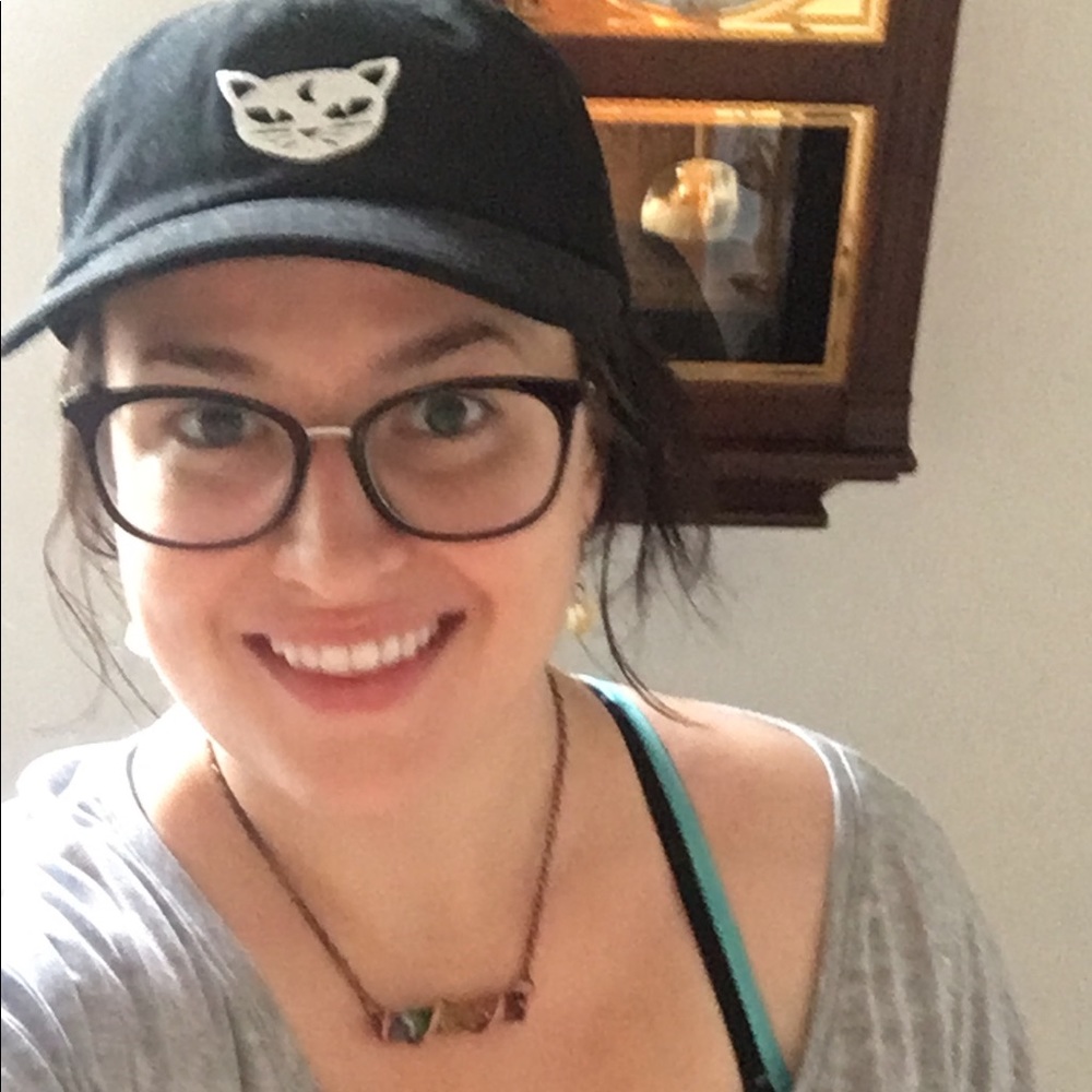 ❤️Meet Your Posher, Emma❤️